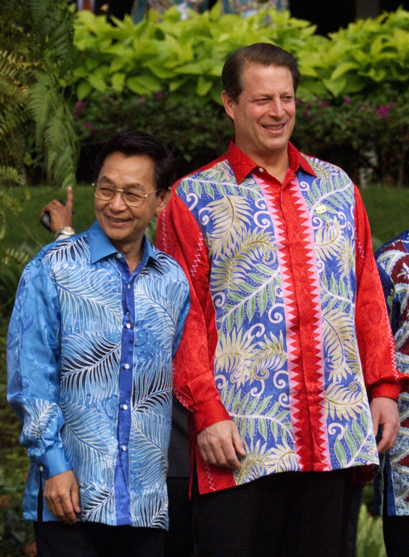 Al Gore in a beautiful shirt via AP
